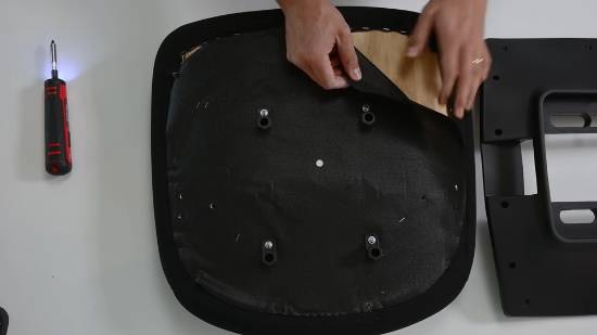 800X3D+4060塞进电竞椅！pg模拟器试玩椅子变电脑：博主把9(图2)